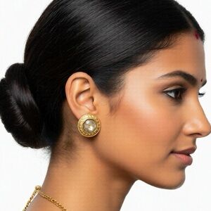 VINTAGE Earrings pearl gold curled lager felt